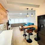 Plushomes | El Anden De Garrido Apartment *